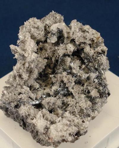 Antimonita<br />Escarlati Mine, Puerto de las Señales, Maraña, Comarca Montaña Oriental, León, Castile and León, Spain<br />7 x 6 cm.<br /> (Autor: Echevarria)