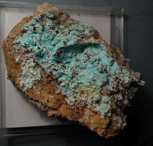 Aurichalcita<br />Ivona Fernanda Mine, Arruiduyu, Asiego, Cabrales, Comarca Oriente, Principality of Asturias (Asturias), Spain<br />6 x 9 cm.<br /> (Autor: Echevarria)