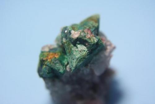 Tetraedrita<br />El Coriellu Mine, El Coriellu, San Cosme de Llerandi, Parres, Comarca del Sueve, Principality of Asturias (Asturias), Spain<br />Tamaño del cristal 1,4 cm.<br /> (Autor: minero1968)