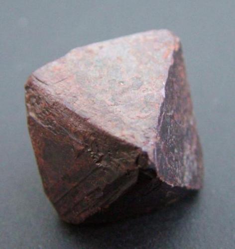 Limonita pseudomórfica de Pirita<br />Respina Mine, Fuentes de Respina, Puebla de Lillo, Comarca Valle de Boñar, León, Castile and León, Spain<br />12 x 12 x 20 mm.<br /> (Autor: JACendon)