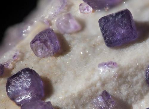Fluorita<br />Ferrol, Comarca Ferrol, La Coruña / A Coruña, Galicia / Galiza, España<br />Encuadre 1 cm.<br /> (Autor: usoz)