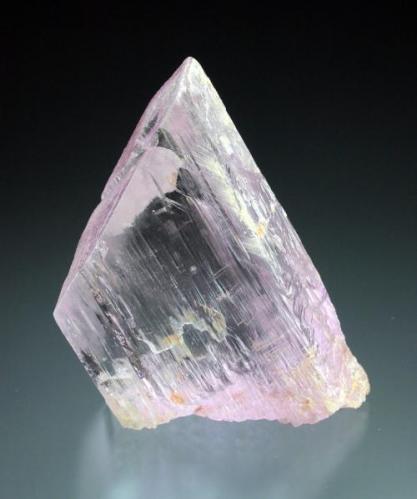 Spodumene, var. Kunzite, Vandenberg Mine, Pala District. 5.5 cm tall. (Author: Jesse Fisher)