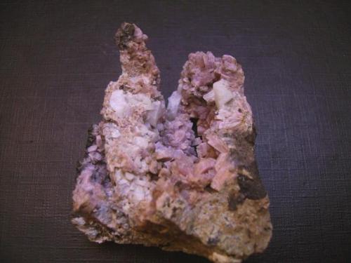 Inesite. Unnamed Brookite Occurrence, Hale-Creek Mad River Junction Area, Trinity Co., California. 5,5 x 4 cm. (Author: Antonio Alcaide)