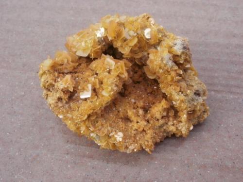 Wulfenite, defiance Mine, about 5 cm. (Author: Darren)