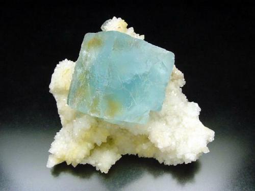 Fluorite on Quartz, Blanchard Mine, Harrisonburg District, 5x5x3 cm overall size (Author: Jesse Fisher)