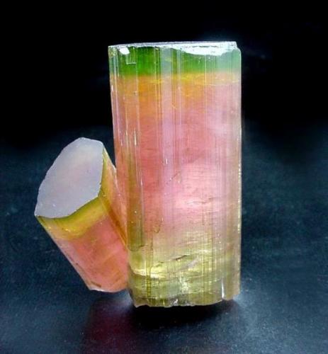 Elbaite, Himalaya Mine, Mesa Grande, San Diego County. From the "Green Pocket" December 1993, 5.5 cm tall. (Author: Jesse Fisher)