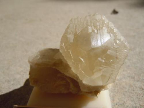 Calcite
Longview Quarry, Shelby, Alabama, USA
Specimen size: 5.1 x 4.3 cm.
Photo: Bob Weaver

Bob Weaver supplied  the photo below to lead the state of Alabama.
Thank you Bob! (Author: Jordi Fabre)