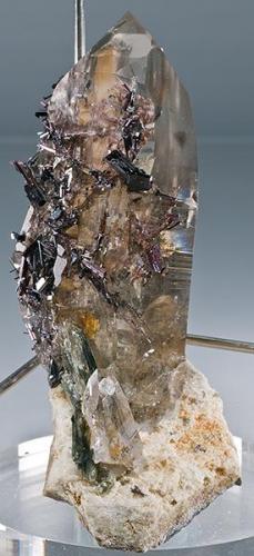 Quartz with rutile.
Old Rist Mine, NAE Mines, Hiddenite, Alexander Co., North Carolina, USA
Specimen size 10.2 x 5 cm (Author: am mizunaka)