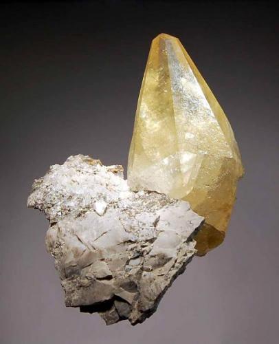 Calcite
Kenoyer Mine, Picher, Ottawa County, Oklahoma, USA
7.0 x 8.9 cm. (Author: crosstimber)