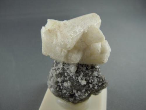 Dickite after Calcite
Sweetwater Mine, Reynolds Co., Missouri.
4.2cm x 6.0cm (Author: rweaver)