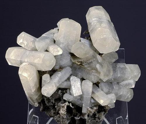 Calcite
Sweetwater Mine, Reynolds Co., Missouri
Specimen size 9.5 x 8.5 cm. (Author: am mizunaka)