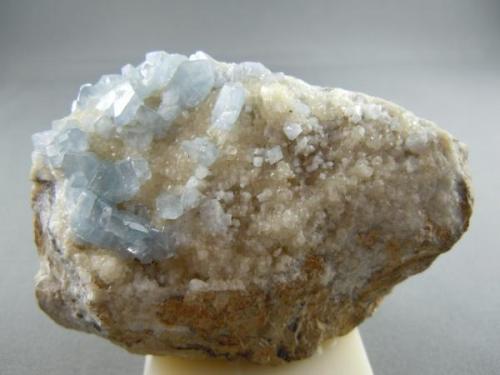 Celestite
Knobly Mountain, Mineral Co., West Virginia, USA
8.1cm x 5.4cm.
Former collections of Hugh A Ford and Larry Conklin with old labels
Photo: Bob Weaver (Author: Jordi Fabre)