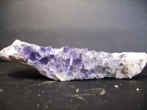 Fluorita  12x3 cm Berbes - Asturias (Autor: Jose Muñoz)