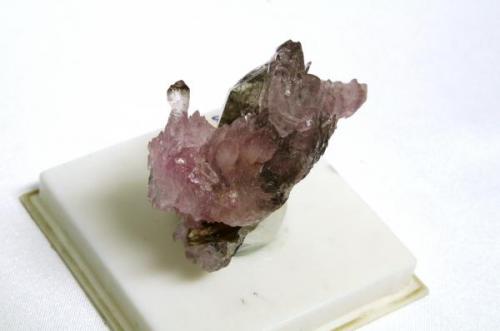 Cuarzo rosa cristalizado y cuarzo fume. Foto E. Amorós (Autor: Jesús Pontac Estallo)