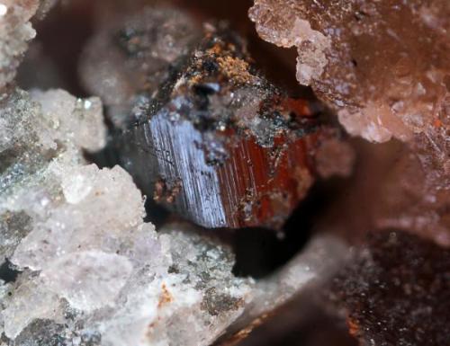 Anatasa<br />Cillarga Quarry, Linar da Raina, Ponteareas, Comarca El Condado, Pontevedra, Galicia / Galiza, Spain<br />Cristal de 3 mm<br /> (Autor: usoz)