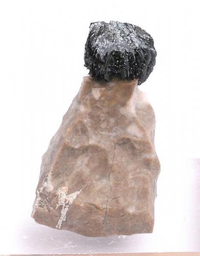 Hematites -
Cantera Latores - Castro Cegallú / El Bravo - El Llagú - Oviedo - Asturias - España -
3,9 x 2,3 x 1,9 cm (Autor: Martí Rafel)