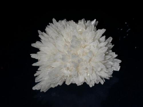 Strontianite, Oak Hill quarry, Centre Co., 3.5 cm across. (Author: John S. White)