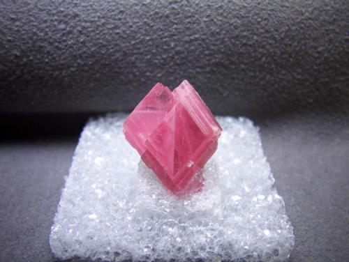 Rhodochrosite
from China
size: 1/2 inch tall (Author: pro_duo)
