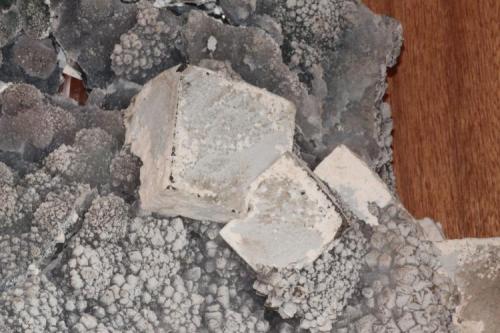 Pale Amethist with Calcite cover with Mordenite.
From Ametista do Sul, Rio Grande do Sul, Brazil
25,0 cm X 15 cm X 30 cm (Author: silvio steinhaus)