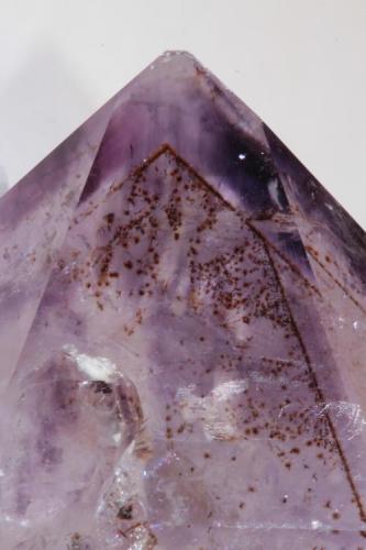 Amethyst with Goethite phantom.
7,5 cm X 4,0 cm X 4,0 cm
Ametista do Sul, Rio Grande do Sul, Brazil (Author: silvio steinhaus)
