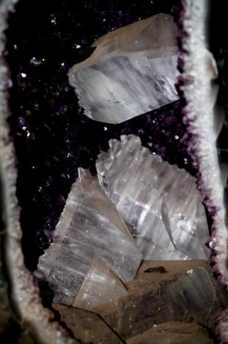 Amethyst Geode with Selenites,beautiful specimen . About 35 pounds and measuring about 1 meter high and 40 cm in length. The unique two mines that had selenite at the Rio Grande from the south are currently closed. (Author: silvio steinhaus)