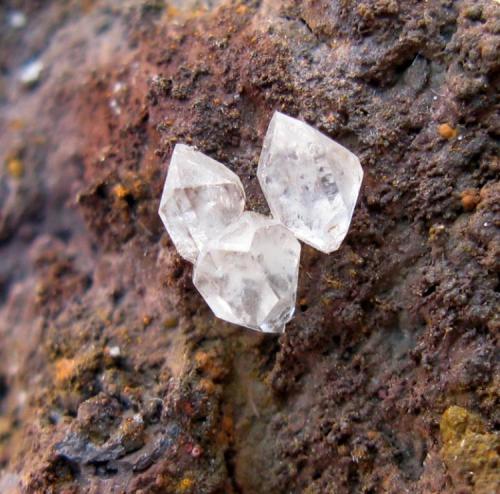 Cerusita. Corta San Valentín. La Unión. Murcia.
Tamaño de la pieza 6x5 cm.
Cristales 3 mm. (Autor: Jose Luis Otero)