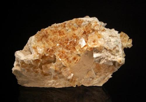 Fluorite<br />Stoneco Quarry (Lime City Quarry), Lime City, Wood County, Ohio, USA<br />10.6 cm<br /> (Author: Michael Shaw)