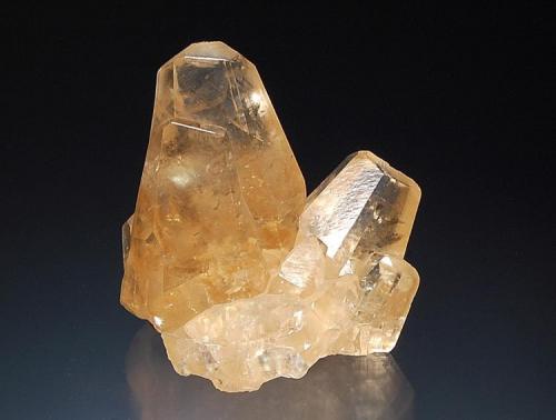 Calcite<br />Put-In-Bay, Isla South Bass, Condado Ottawa, Ohio, USA<br />5.8 cm<br /> (Author: Michael Shaw)