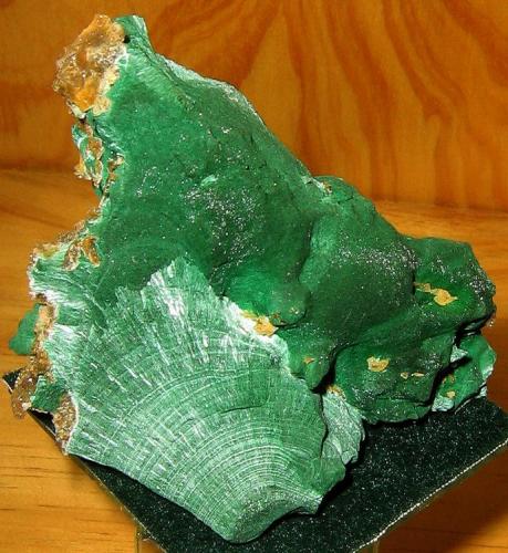 Malachite, Red Dome Mine, Chillagoe, Herberton District, Queensland, Australia. 10 x 7 x 5 cm, (Author: Samuel)
