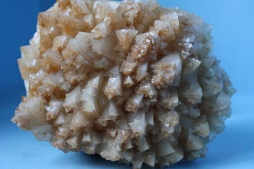 Calcita<br />San Pedro Quarry, Dragonte, Corullón, Comarca El Bierzo, León, Castile and León, Spain<br />15 x 15 cm.<br /> (Autor: minero1968)