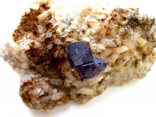 Fluorite crystals on dolomite from Caaschwitz near Gera, Thuringia. The crystal aggregate measures 2 cm. (Author: Andreas Gerstenberg)