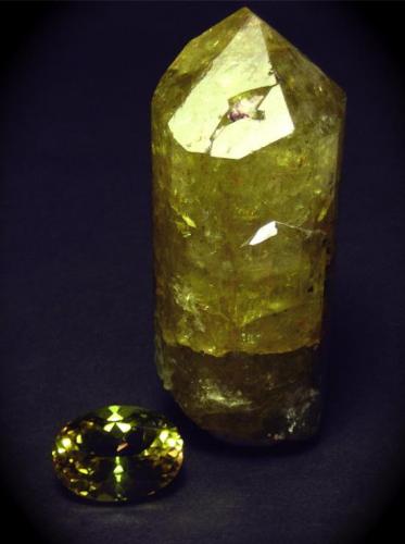 Fluorapatite, Cerro de Mercado Mine, Victoria de Durango, Cerro de los Remedios, Mun. de Durango, Durango, Mexico. The gem is 23 cts. and measures 20.8x15.3x10.9mm, the crystal is 7cm. (Author: Turbo)