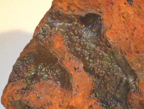 Goethita Irisada (detalle de la pieza anterior) - Mines de Can Palomeres, Malgrat de Mar, El Maresme, Barcelona, Catalunya, España
Medidas: 9,5x6,5x4 cms (Autor: Joan Martinez Bruguera)