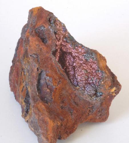 Goethita irisada - Mines Can Palomeres, Malgrat de Mar, El Maresme, Barcelona, Catalunya, España
Medidas: 7x4x3,5 cms (Autor: Joan Martinez Bruguera)