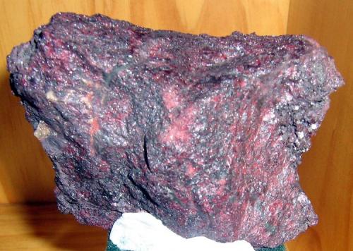 Cuprite, Red Dome Mine, Chillagoe, Herberton District, Queensland, Australia. 8 x 6 x 4 cm. (Author: Lumaes)