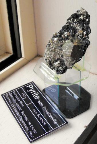 Pyrite with Tetrahedrite. Quiruvilca Mine, Quiruvilca District, Santiago de Chuco Province, La Libertad Department, Peru. It is 9 s 6 x 3 cm. (Author: Lumaes)