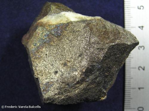 Pirrotina<br />Xauxa Quarry (Aymar Quarry), Turó de Xauxa / Sot de les Pedreres, Gualba, Comarca Vallès Oriental, Barcelona, Catalonia / Catalunya, Spain<br />5 x 5 x 3 cm<br /> (Autor: Frederic Varela)