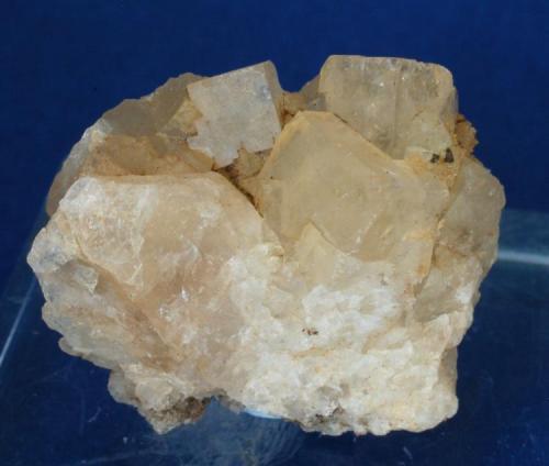 Fluorita - Mines de Sant Marçal, Viladrau, Montseny, Osona, Girona, Catalunya, España
Medidas: 3 x 2,3 x 2 cms (Autor: Joan Martinez Bruguera)