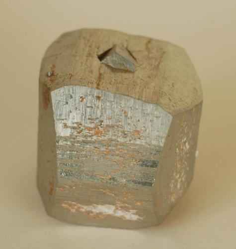 Pirita - Ambasaguas, Muro de Aguas, La Rioja, España
Medidas: 2,5 x 2,5 x 2,3 cms (Autor: Joan Martinez Bruguera)