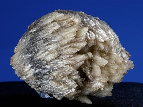 Calcite
Minerva #1 Mine
Specimen size 6 x 4.5 cm. (Author: am mizunaka)