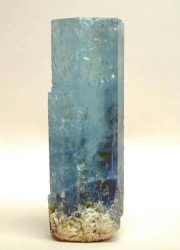 Beryl Aquamarine
Centerville District, Boise County, Idaho, USA 
Specimen size: 7 × 2.5 × 2.2 cm.
Former Geary Murdock  and Martín Oliete collections
Photo: Reference Specimens (Author: Jordi Fabre)