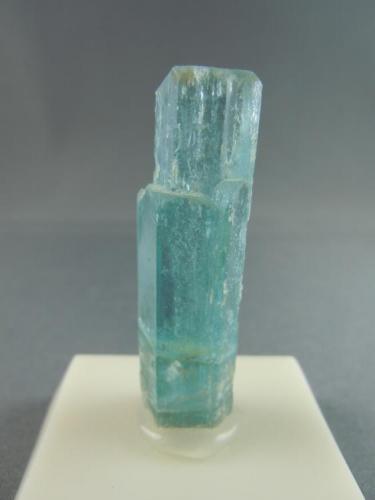 Aquamarine
4.8cm x 1.3cm (Author: rweaver)