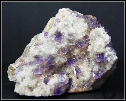 FLUORITA - Berbes - Asturias - 6cm x 8.5cm (Autor: Mijeño)