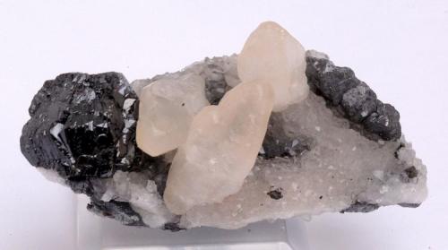 Esfalerita, Calcita y Galena - Mina El Rosalejo - Alcaracejos - Valle de los Pedroches - Córdoba - Andalucía - España - 7,1 x 3,6 x 3,0 (Autor: Martí Rafel)