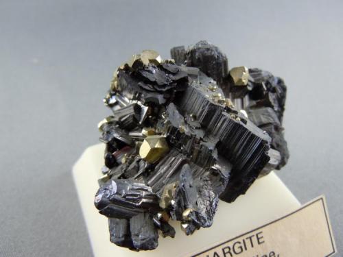 Enargite and Pyrite
Leonard Mine,
Butte, Silver Bow Co.,
Montana
5.0cm x 3.3cm (Author: rweaver)