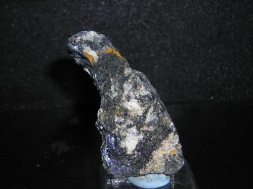Cerusita con pequeños Cristales de Galena
Filones de la Mina Mineralogia, Bellmunt, Tarragona, Cataluña, España.
8x4cm (Autor: marcel)