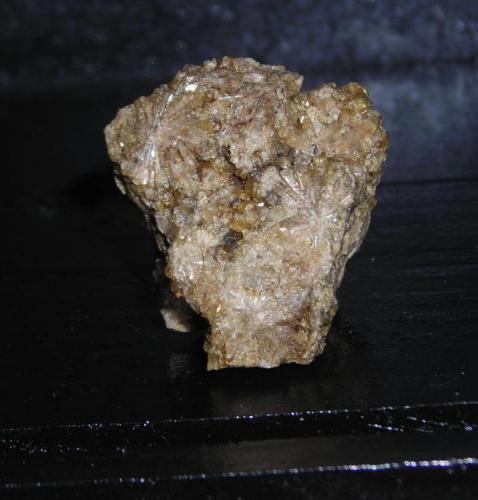 Vesubianita cristalizada y radial.
Mines de Can Montsant (de l’Aram), Hortsavinyà, Tordera, Serra del Montnegre, El Maresme, Barcelona
Cataluña, España (Autor: marcel)