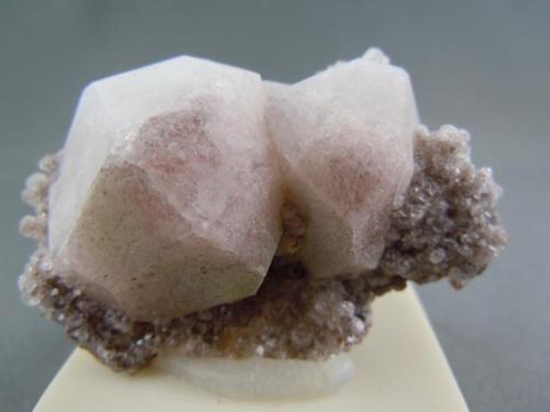 Analcime
Bohemian Mine,
Houghton, Michigan
5.0cm x 3.2cm (Author: rweaver)