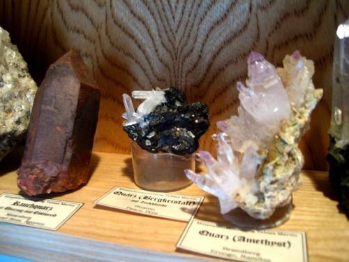 Some other international quartes, smoky quartz from Egypt, rock crystal from Peru, amethyst from Namibia. (Author: Tobi)