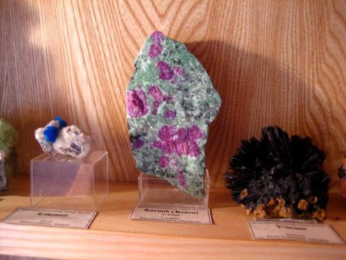 Cavansite from India, ruby from Tanzania, vivianite from Ukraine. (Author: Tobi)